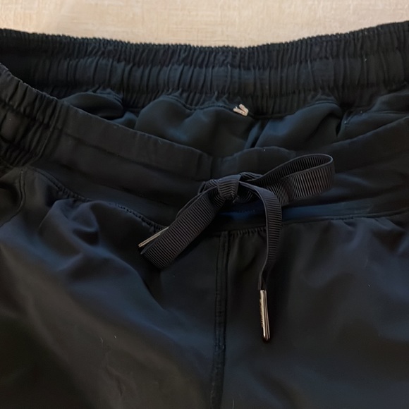 LULULEMON • Hotty Hot black running athletic shorts • Drawstring • Size 8 - Picture 15 of 15